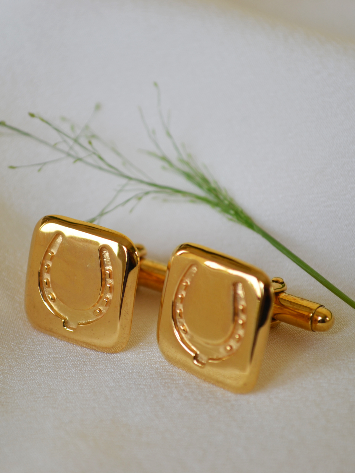 Cufflinks Gold Horse Shoe