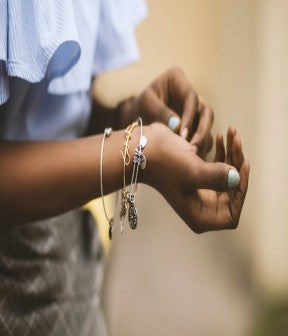 Shop Minimal Bracelets For Women | Add Glamour To Your Look